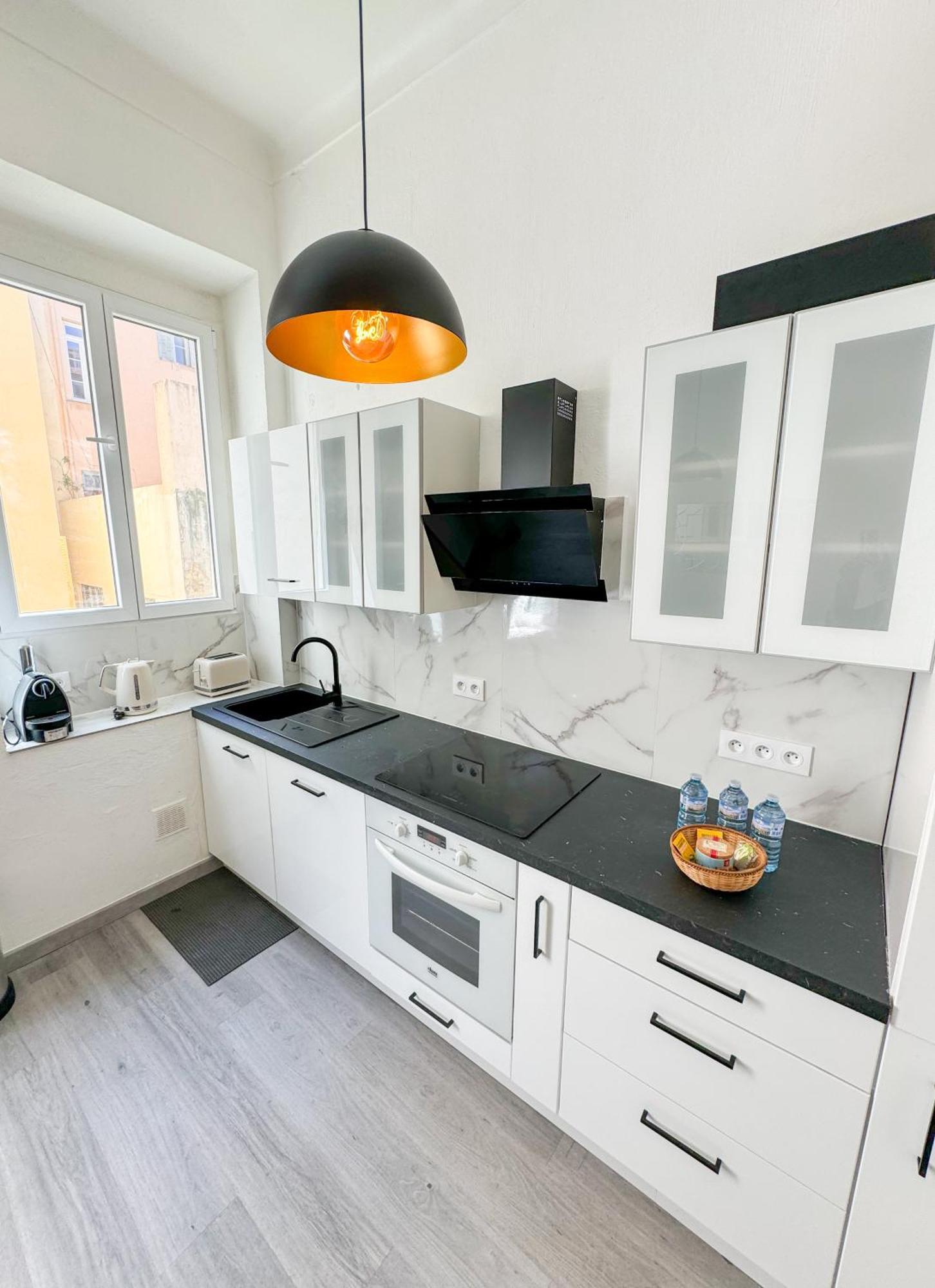 Apartment L'echappee De Riviera I Centre-ville I Climatise I Proche Gare Et I Ideal Couple Et Famille Nice